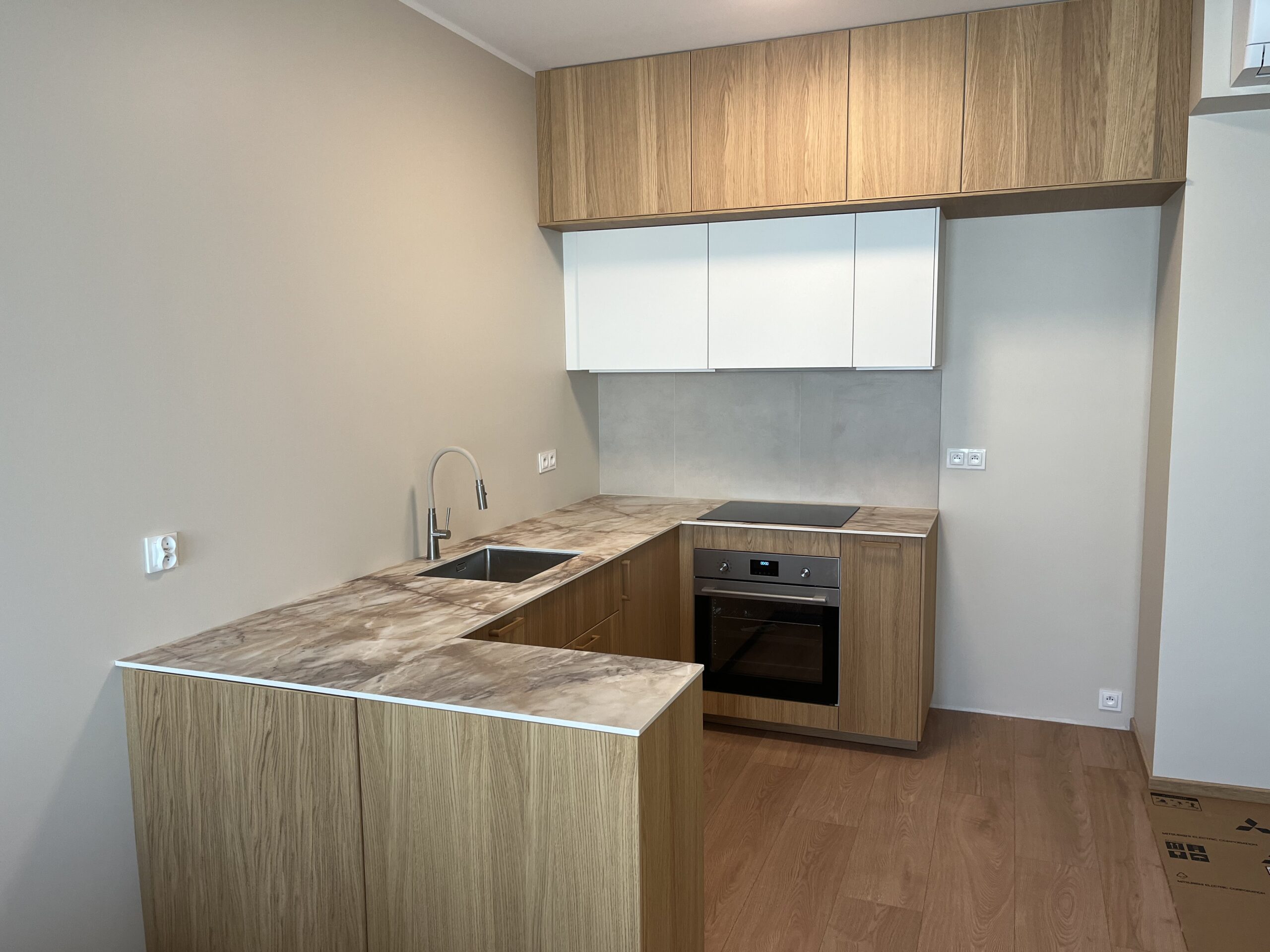 Kuchnia IKEA SINARP z półwyspem — montaż i realizacja